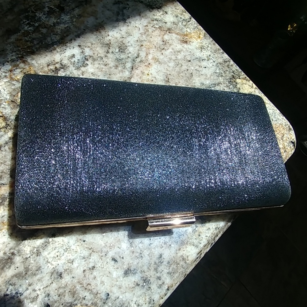 Purse - Picture 2 of 8